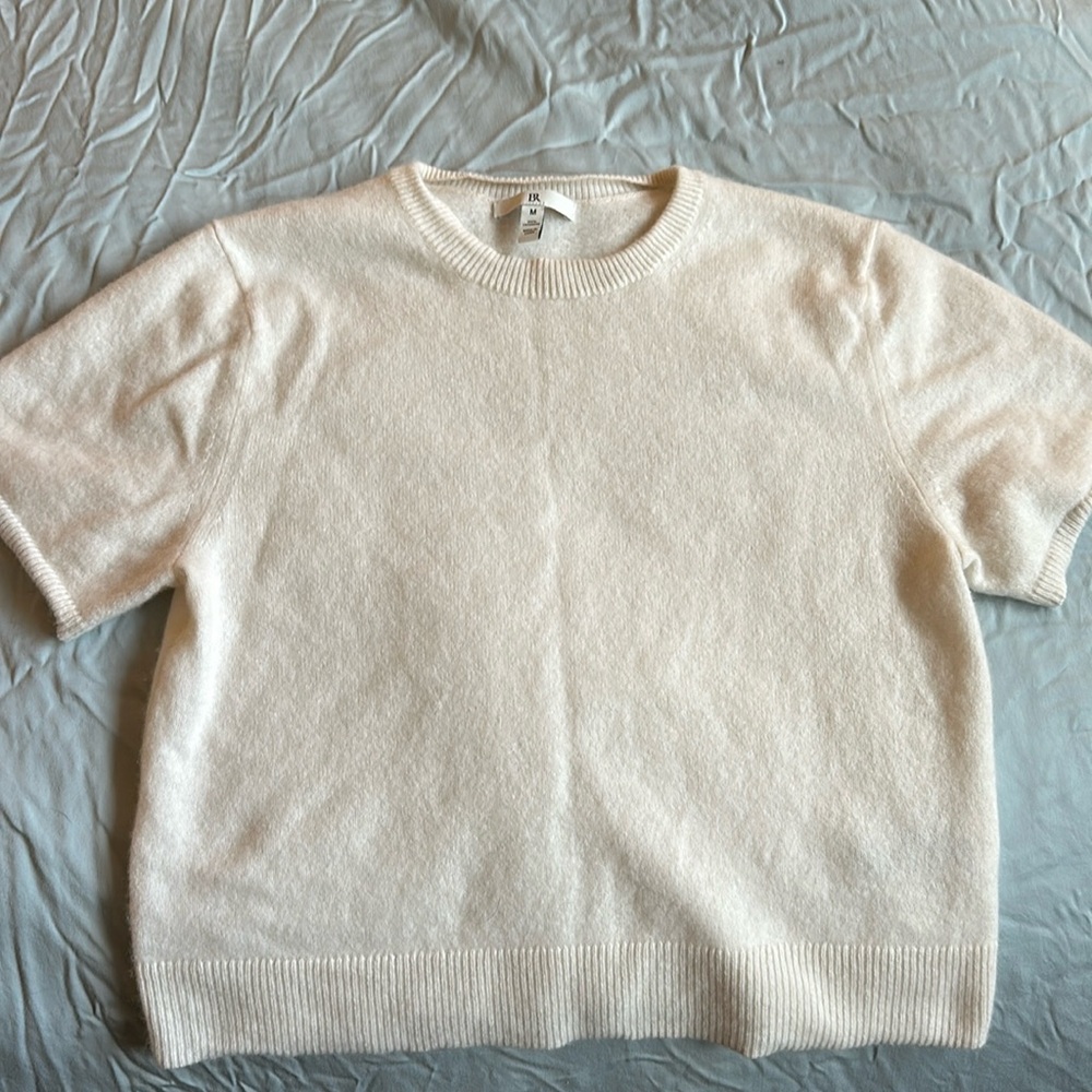 Banana Republic Luna short sleeve cashmere sweater